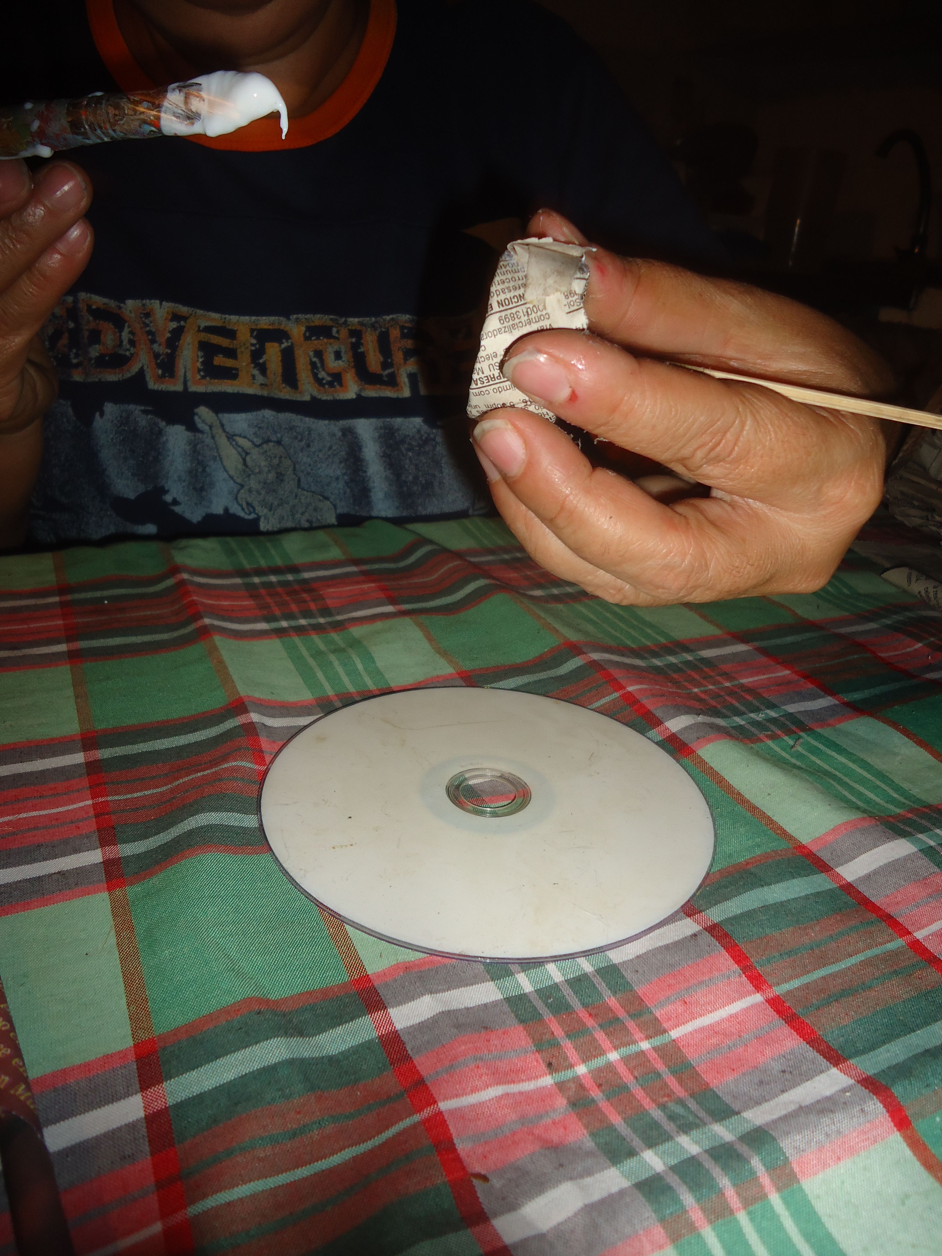 como hacer una muñeca de material reciclado