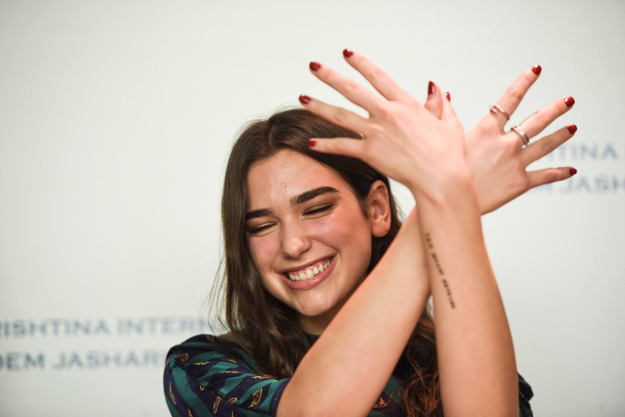 dua lipa.jpg