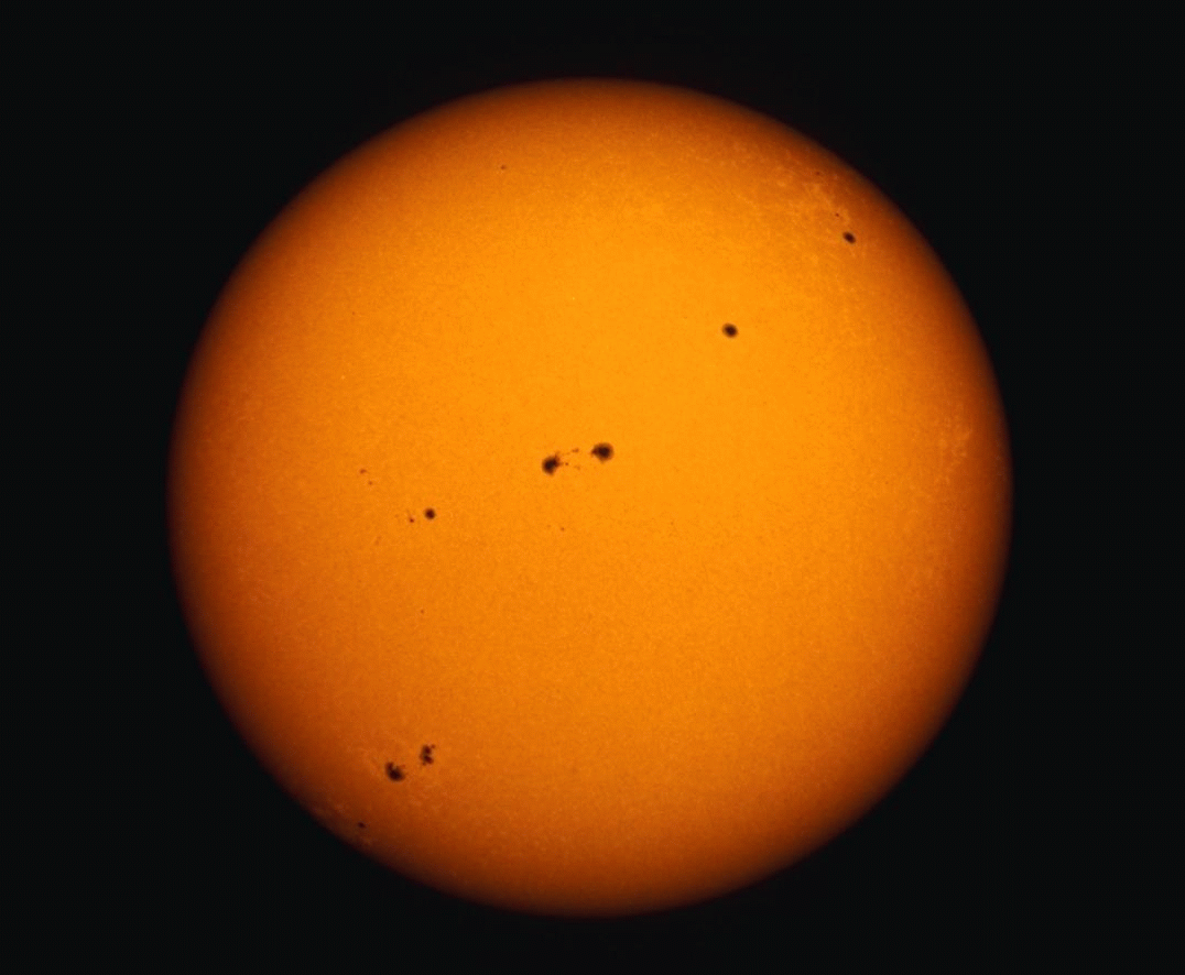 sunspots_full_disk-1.png