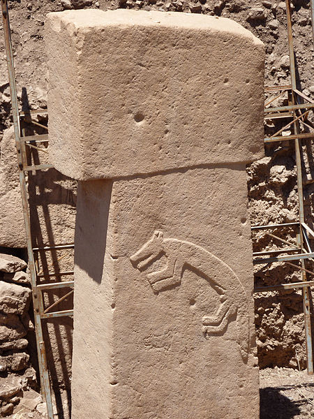 Göbekli_Tepe_Pillar.JPG