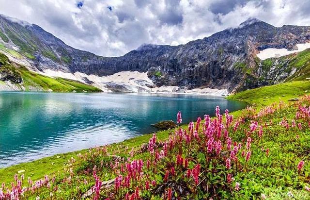 273Ratti Gali Lake.jpg