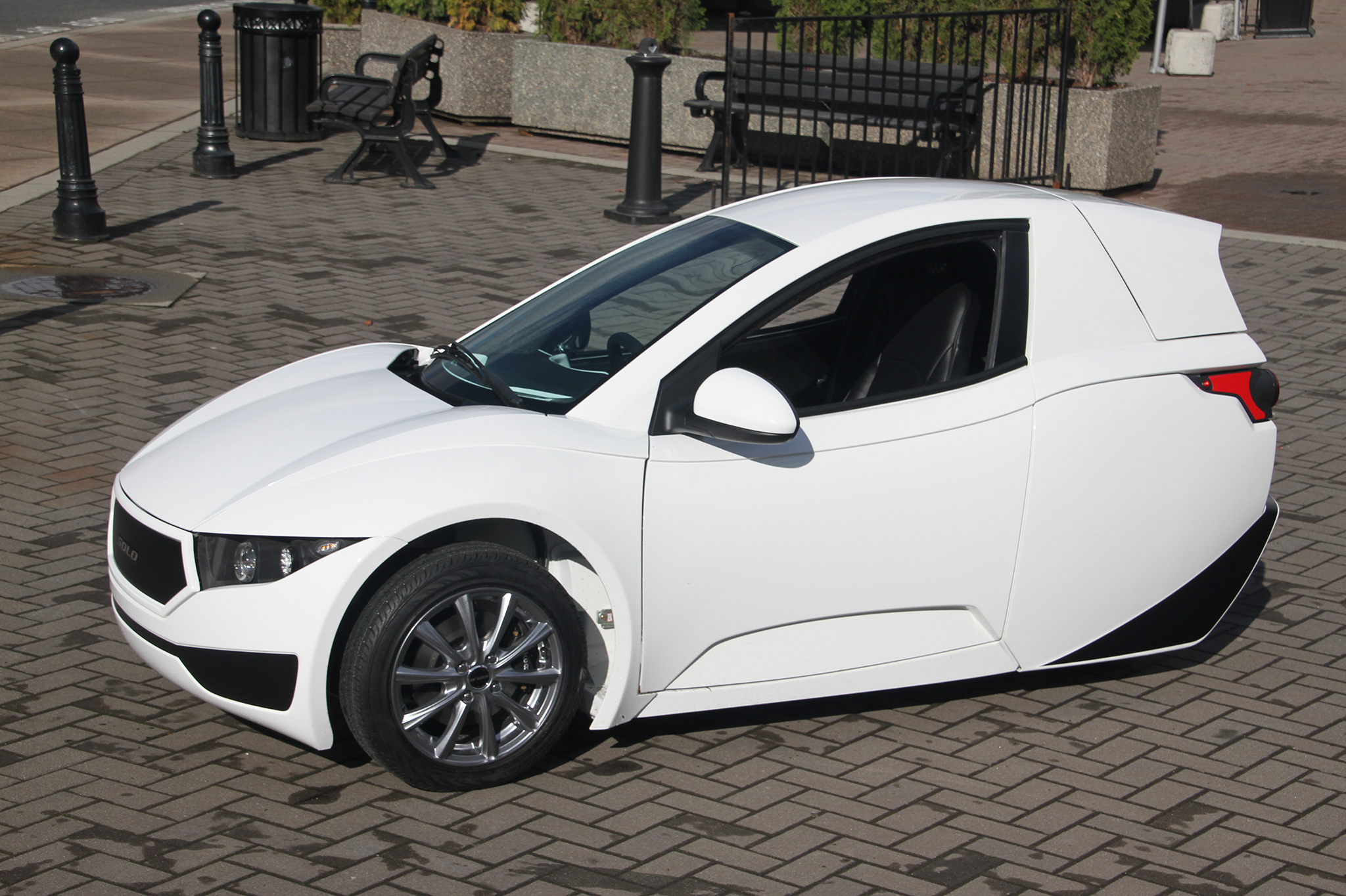 New One Person Car Like A An Enclosed Motorcycle All Electric The New One Person Car Like A An Enclosed Motorcycle All Electric The 15k Electra Meccanica Solo Will Revolutionize Market