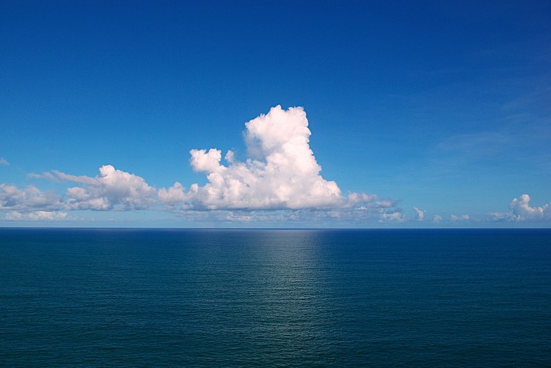 800px-Clouds_over_the_Atlantic_Ocean.jpg