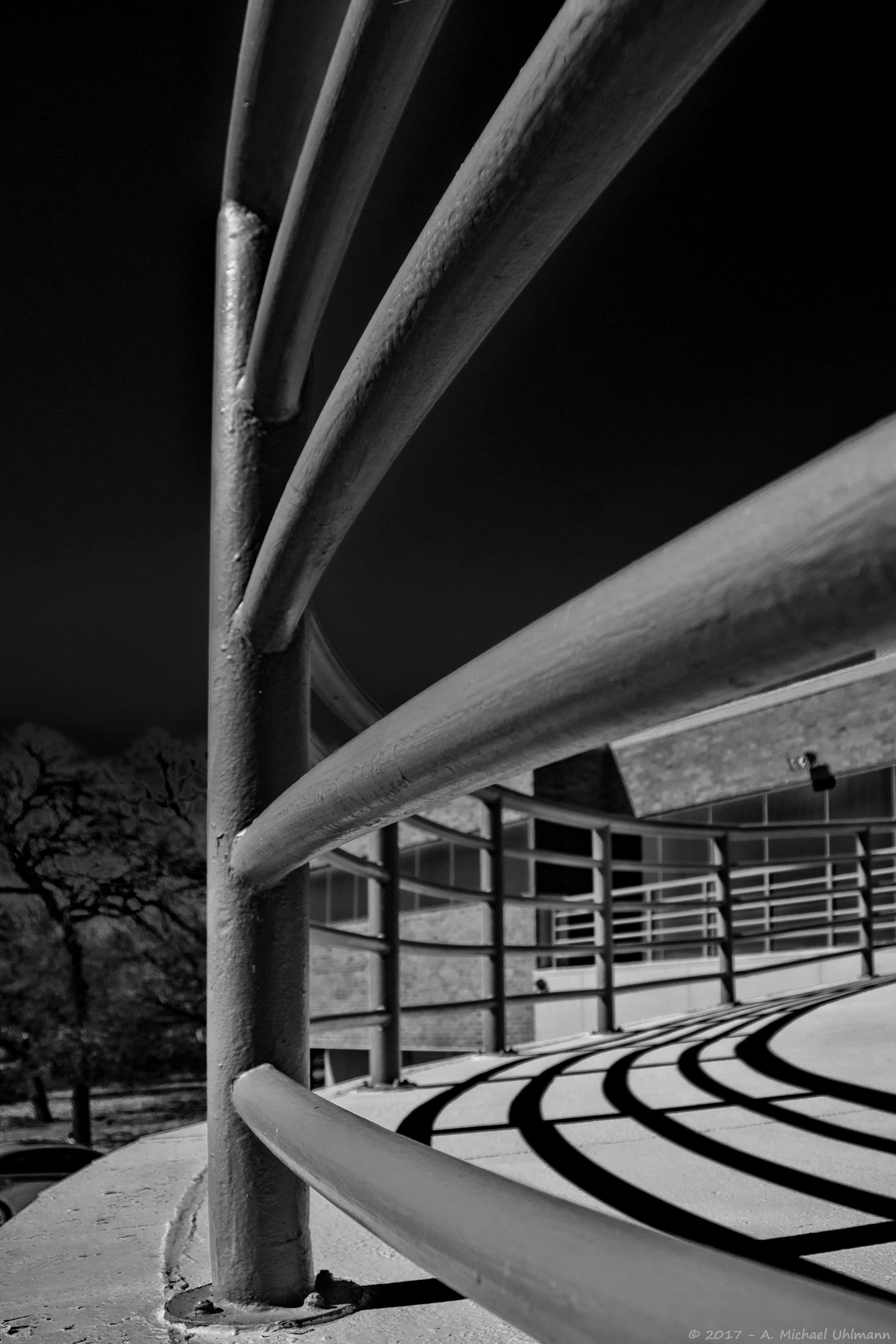 Urban CloseUp Handrail Fence BW Shadow Metal Concrete NoPeople 1_5590.jpg