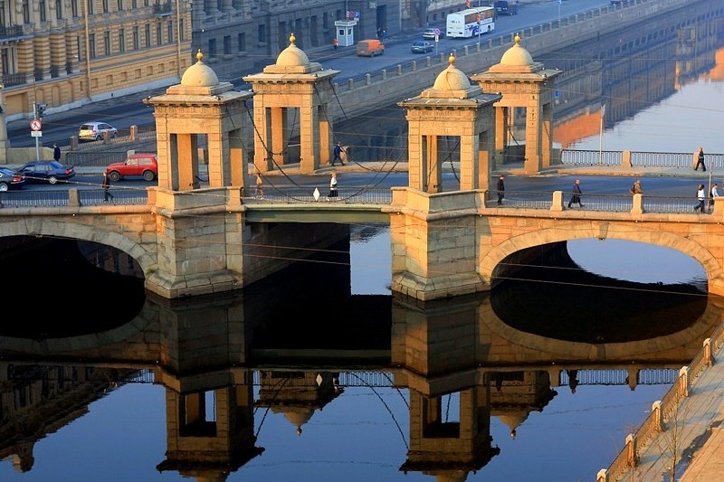 Через питер. Мост Ломоносова в Санкт-Петербурге. Река Фонтанка мост Ломоносова. Мост Ломоносова через Фонтанку Санкт-Петербург. Мост Ломоносова Большеохтинский мост.