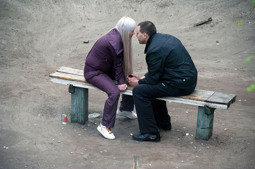 life-on-park-bench-photo-series-kiev-ukraine-yevhen-kotenko-11-5a6add2de3502__880.jpg