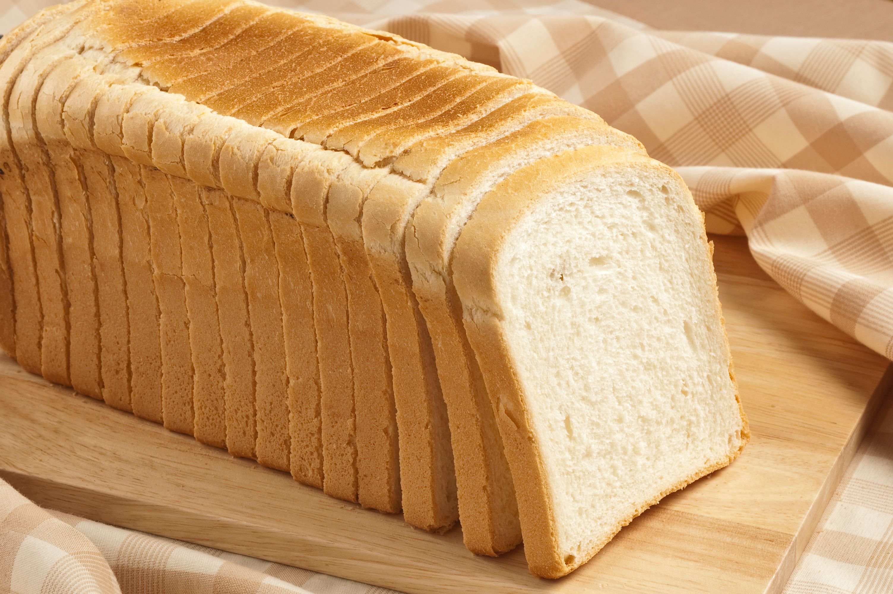 Бел пан. Хлеб. Белый хлеб. Нарезанный хлеб. Прямоугольный хлеб.