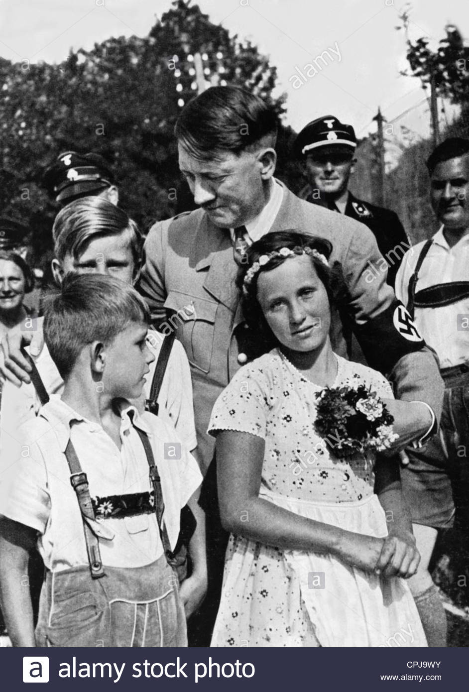 adolf-hitler-with-children-CPJ9WY.jpg