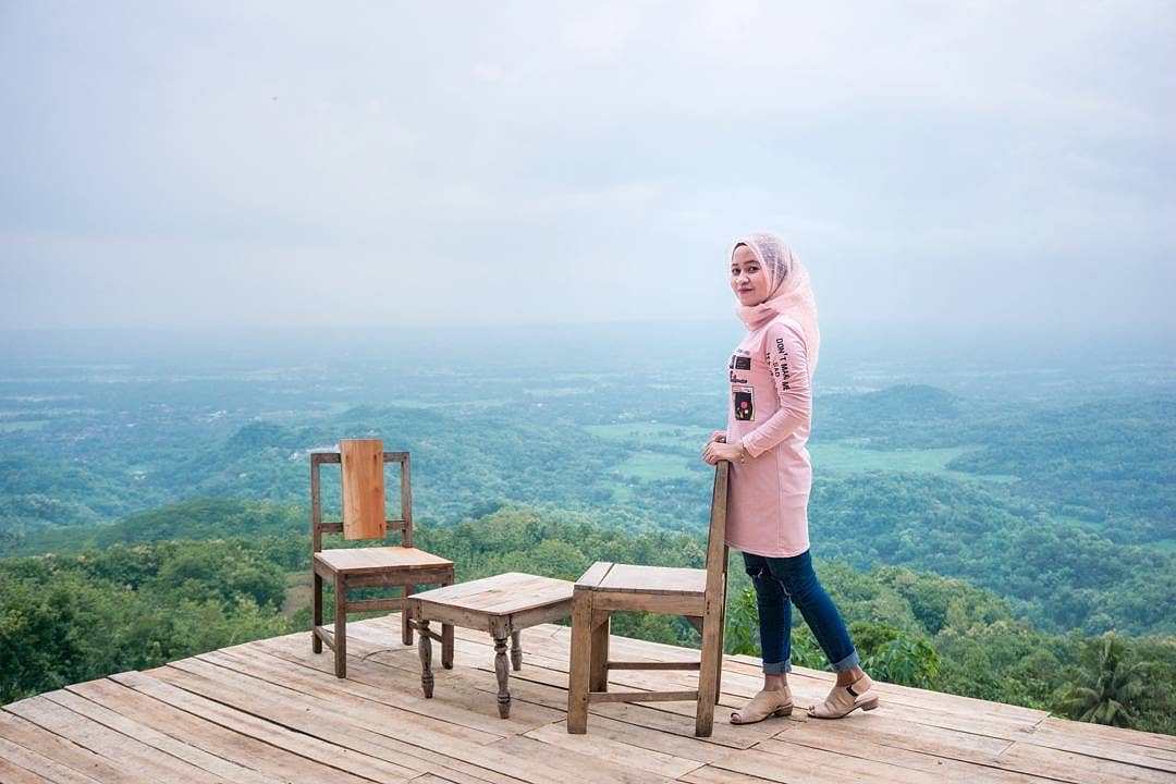 Watu-Goyang-di-Bantul-Destinasi-Wisata-Istagenic-di-Atas-Bukit-Mangunan-1.jpg