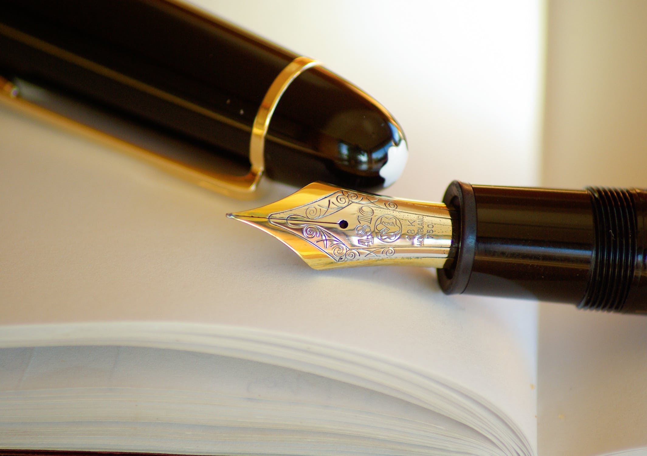 pen-fountain-pen-ink-gold-39065.jpeg