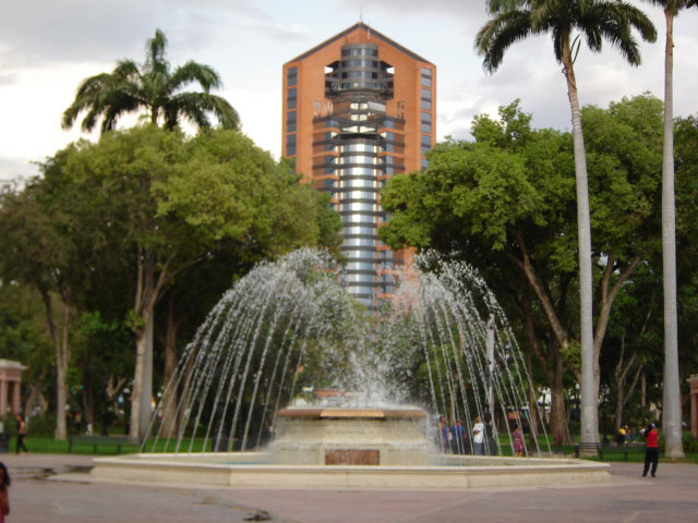 plaza bolivar.jpg