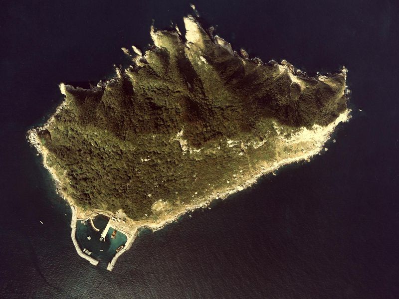 island1.jpg