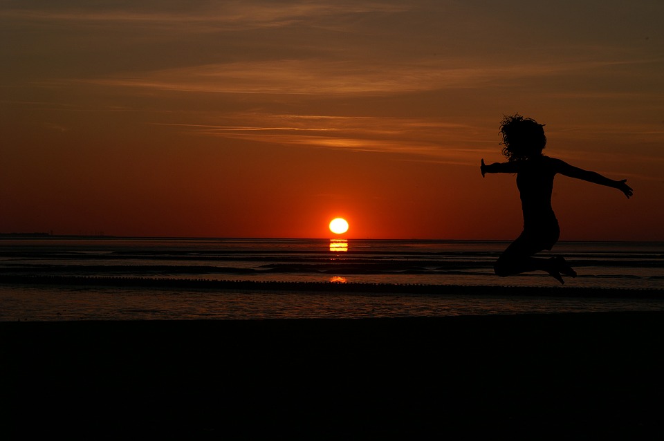 sunrise-2008490_960_720.jpg