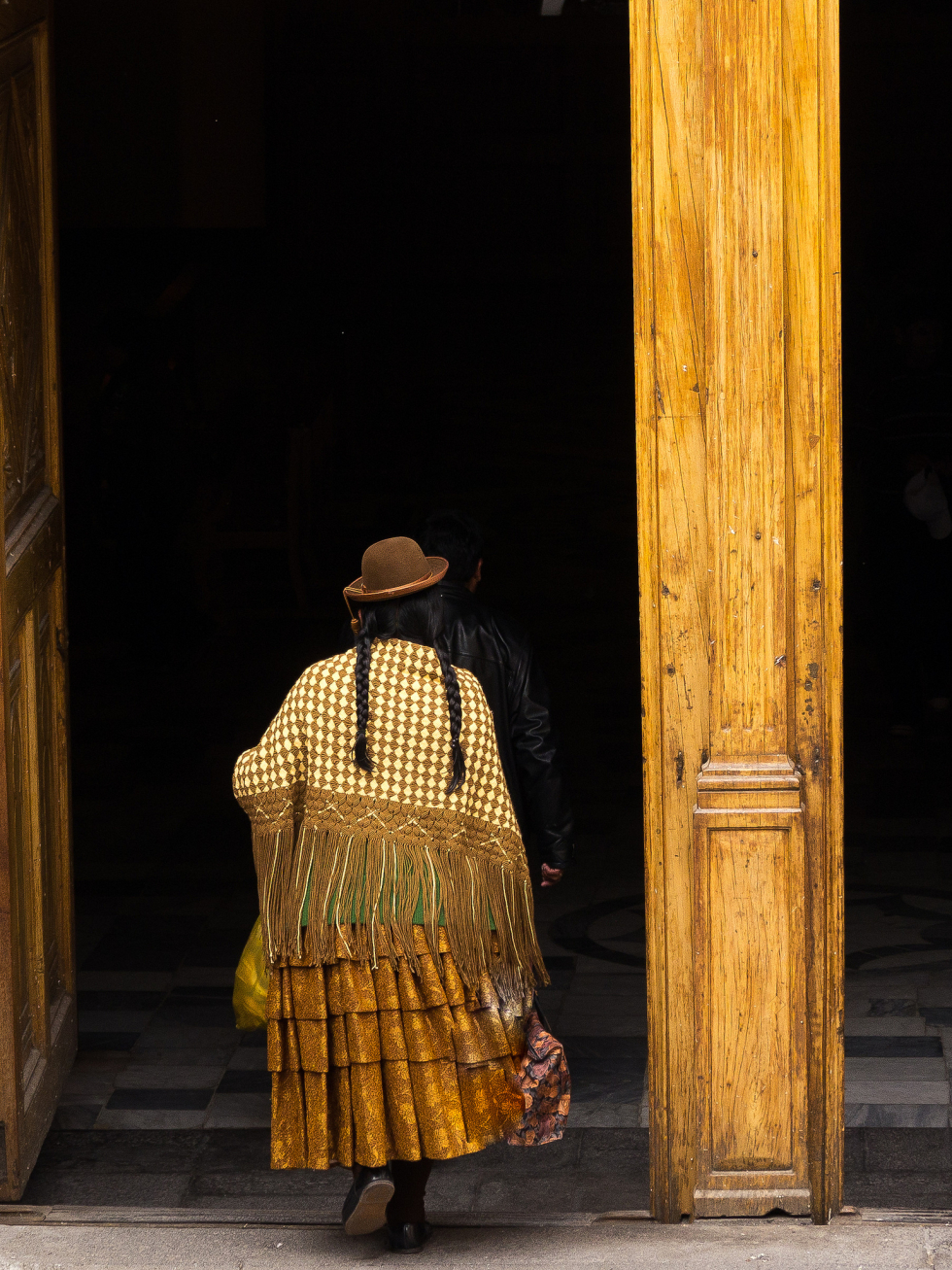 Old-woman-going-to-church-Arequipa-Peru-980x1307.jpg