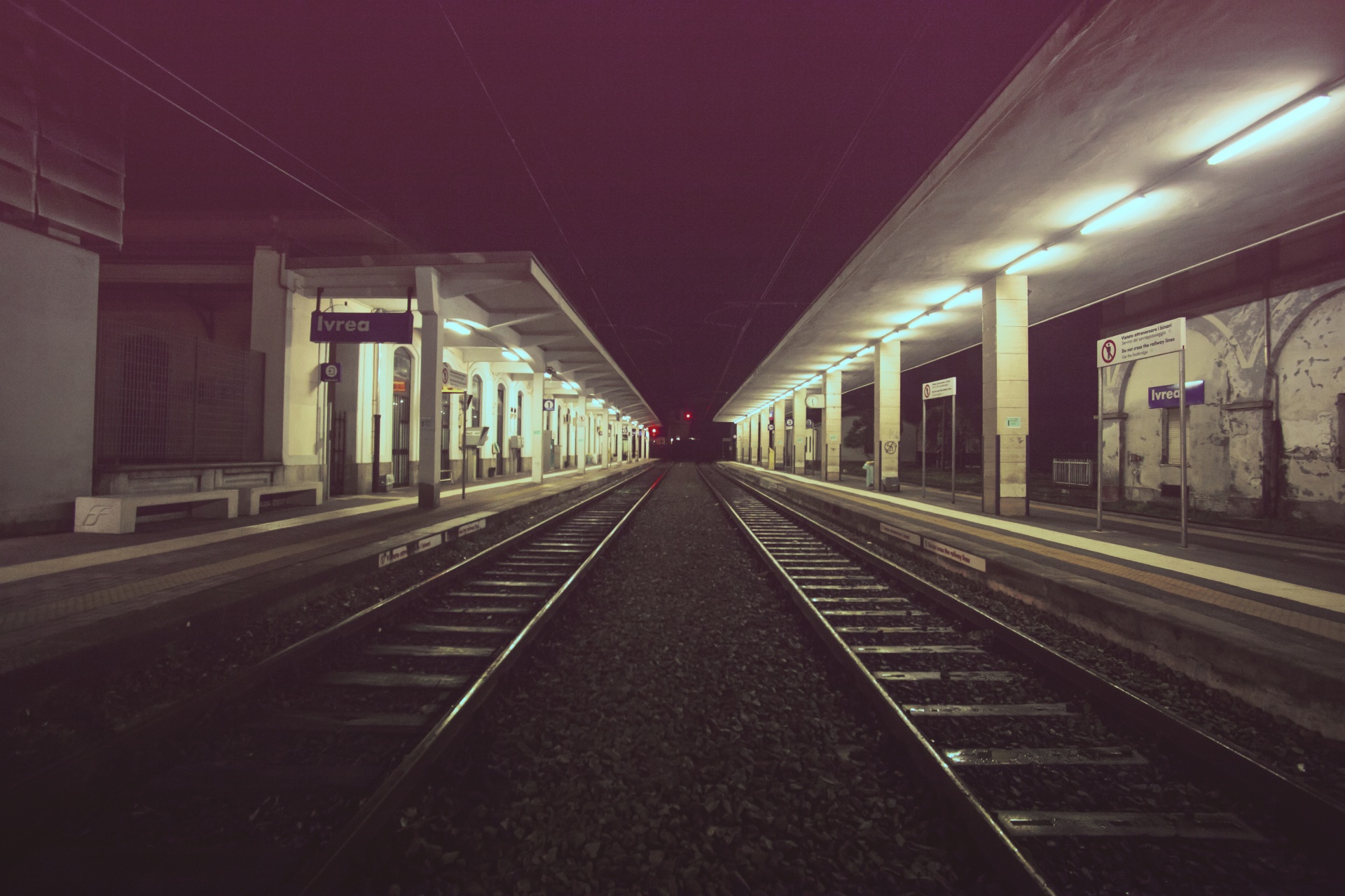 empty-train-station-1494149545h91.jpg