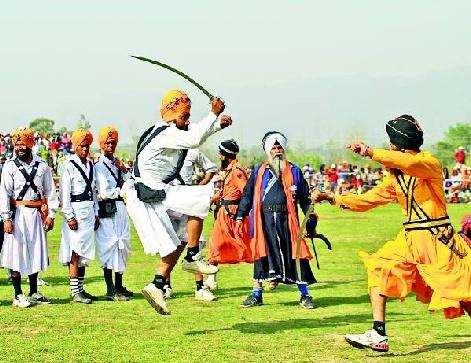 2726-18719-hola-mohalla-martialart.jpg