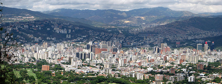 750px-CaracasAvila.jpg