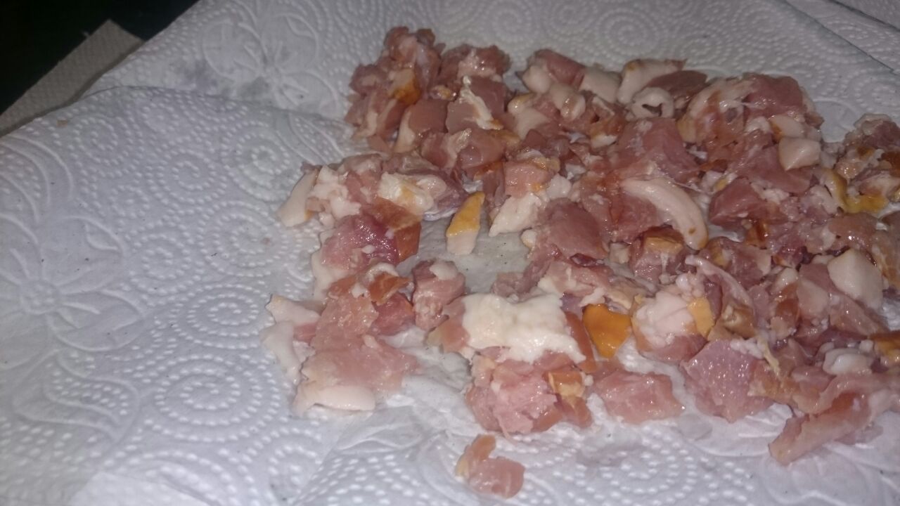 bacon on kitchen towel for microwave.jpg