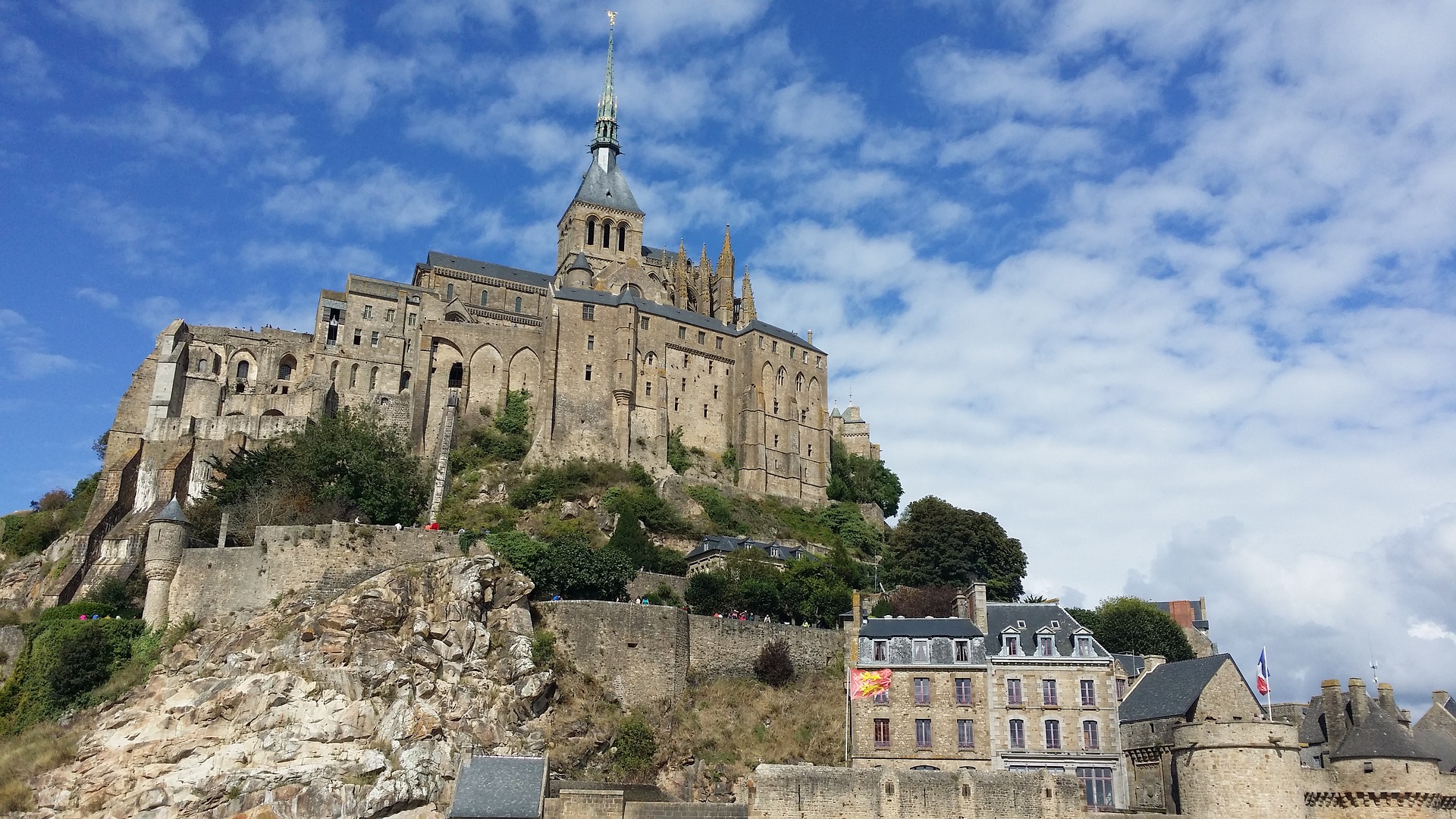 mont-saint-michel-france-3098807_1920.jpg