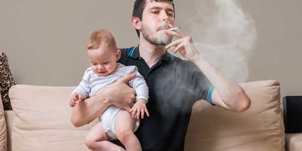 bahaya asap rokok bagi bayi.jpg