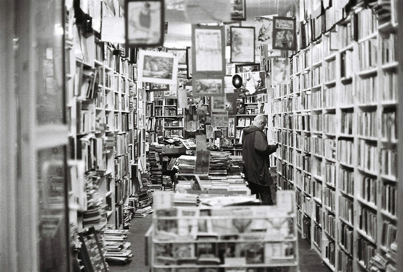 bookstore-482970_1280.jpg