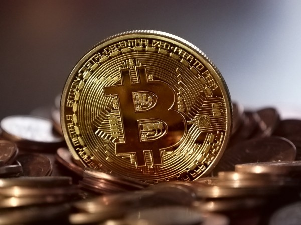 bitcoin-2008262_1920-600x450.jpg