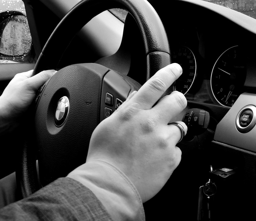 steering-wheel-2058037_960_720.jpg