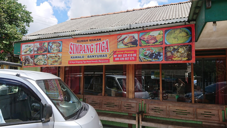 SIMPANG TIGA.JPG