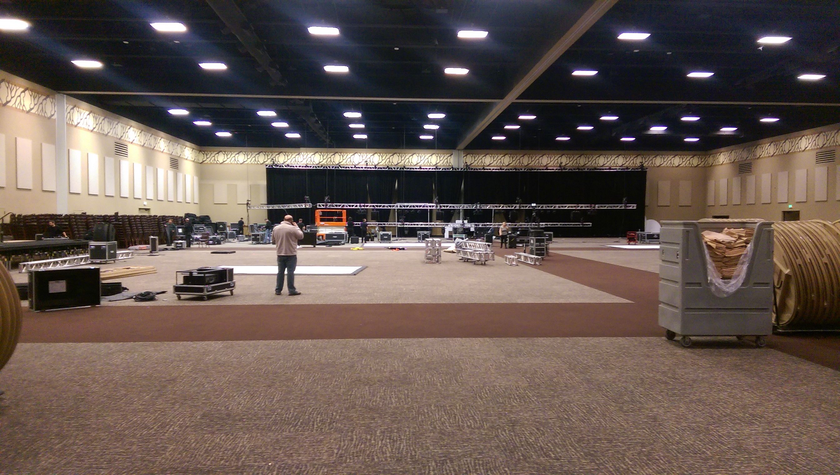 main-ballroom-setting-up.jpg