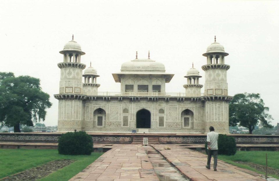 1509357371_itimad_daula.jpg