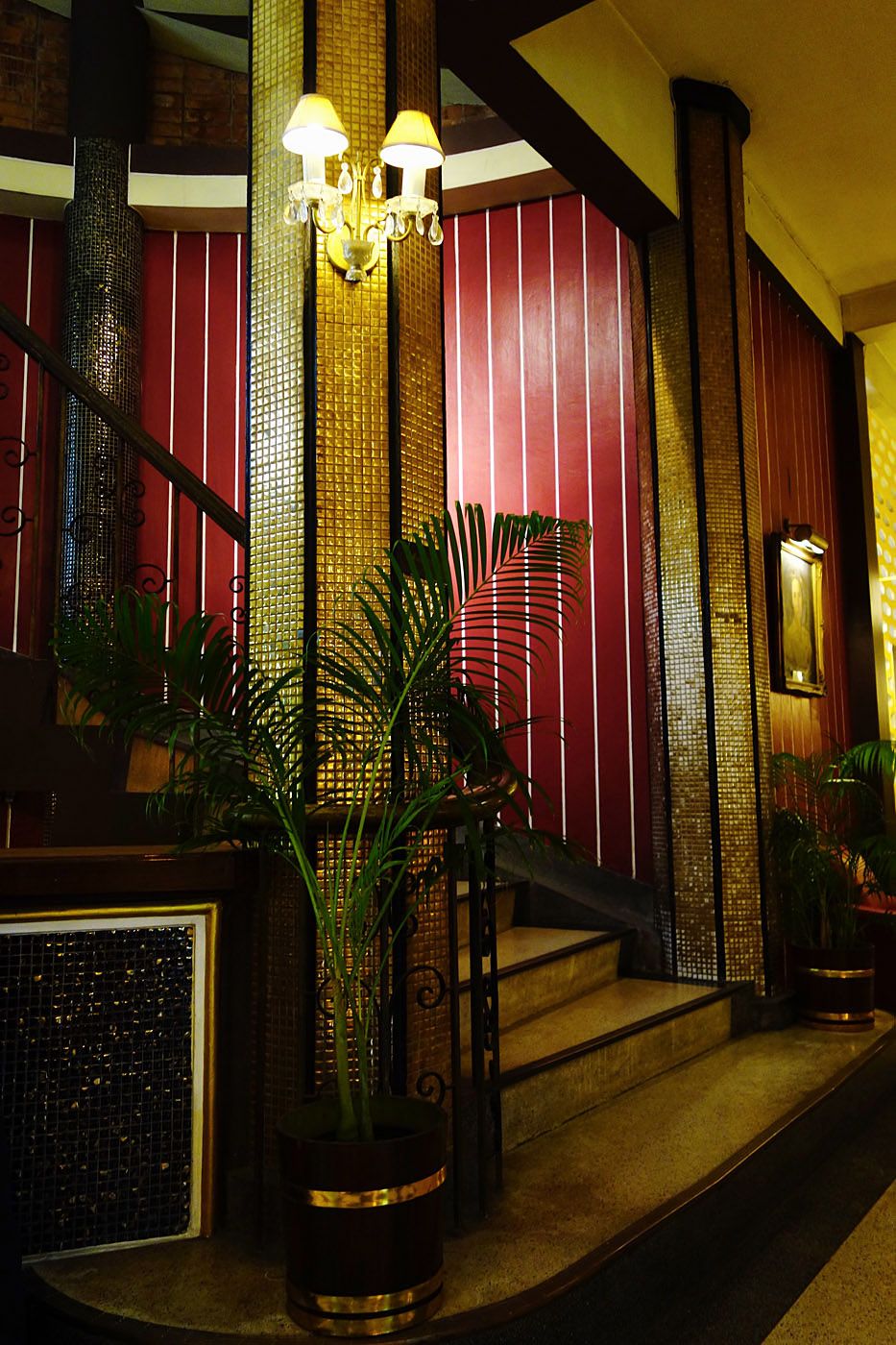 Atlanta hotel Bangkok5.jpg