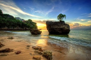 Pantai-Padang-Padang-300x199.jpg