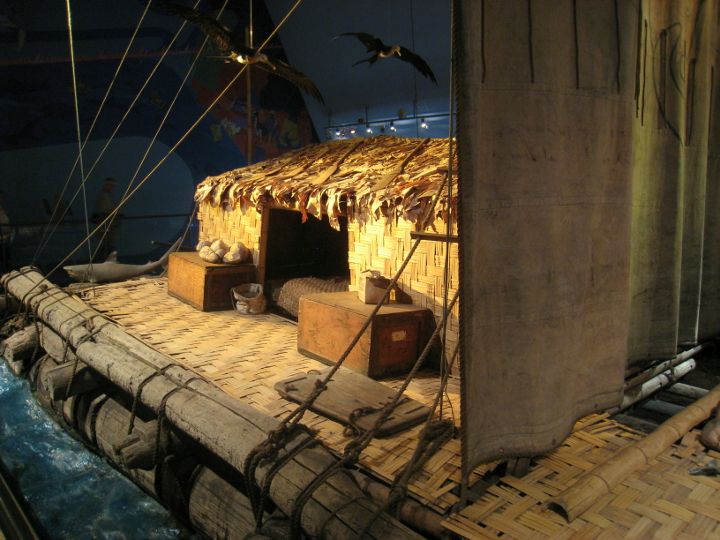 Kon-Tiki raft in kon-tiki museum oslo by Daderot public.jpg