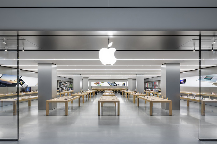 apple-store-queens-center-mall.png