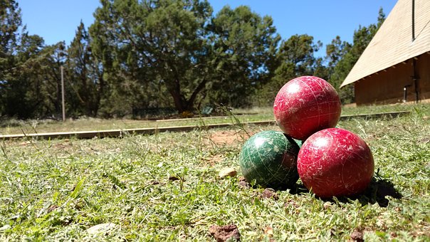 bocce-2246360__340.jpg