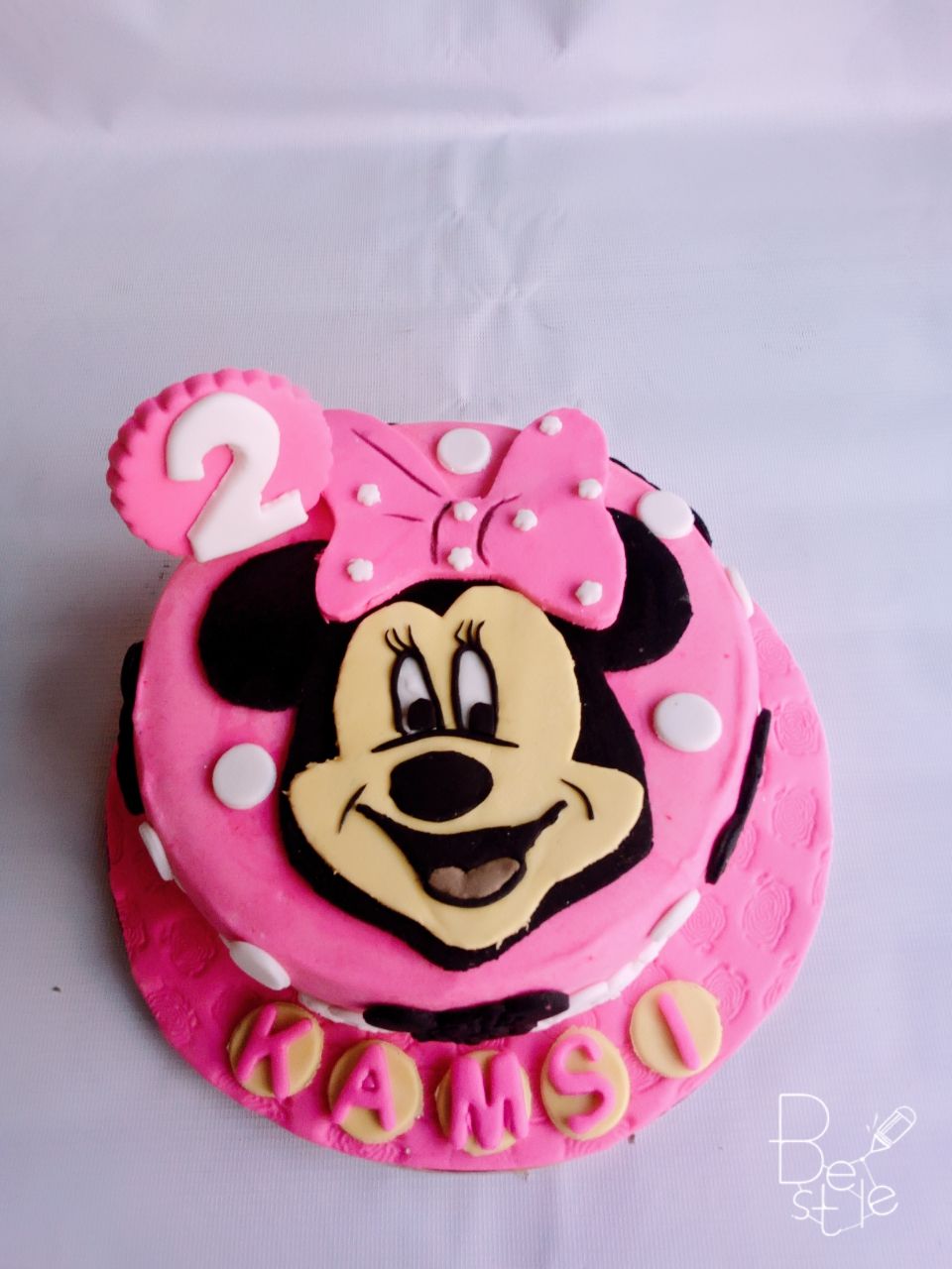 My cute Minnie Mouse cartoon character vanilla cake — Steemit