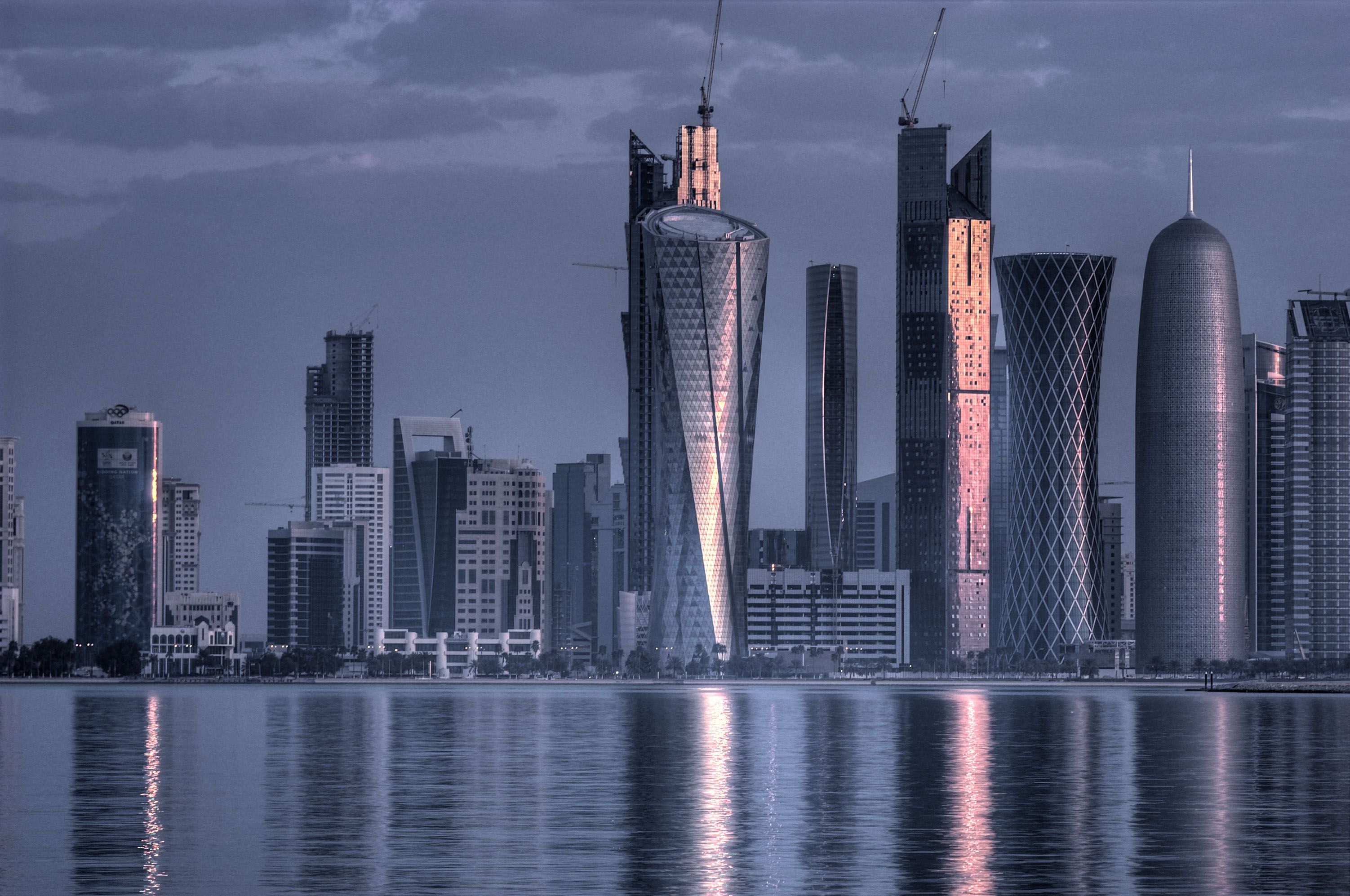 Богатые страны. Небоскрёб, Доха, Катар. Доха Катар архитектура. Катар небоскребы 2022. Небоскребы столицы Катара.
