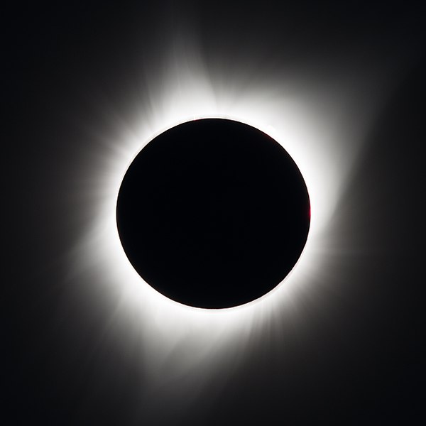 2017_Total_Solar_Eclipse_(NHQ201708210100)_-_square_crop.jpg