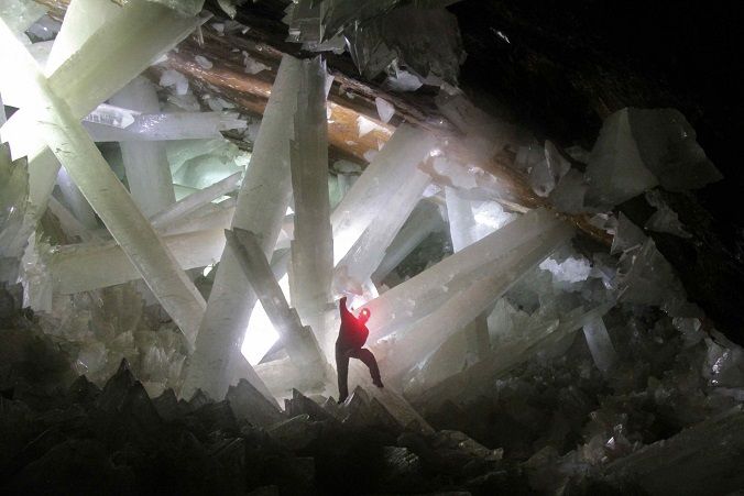 Crystal cave in Naica, Mexico.jpg