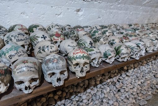 ossuary-2485549__340.jpg