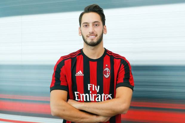 ini-janji-hakan-calhanoglu-pada-ac-milan-vBW.jpg