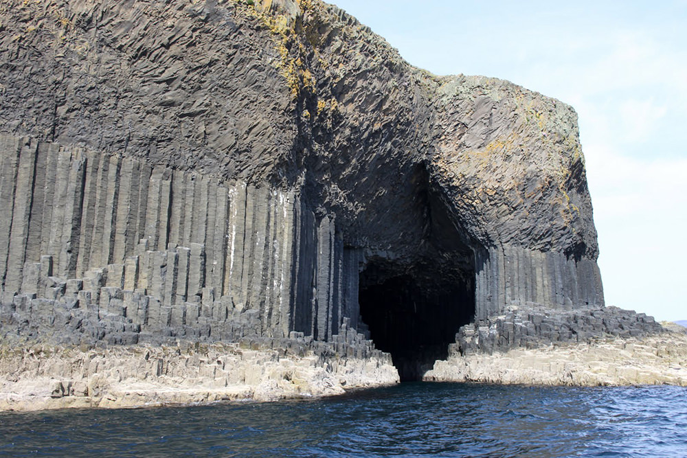 La-cueva-de-Fingal-Escocia1.jpg