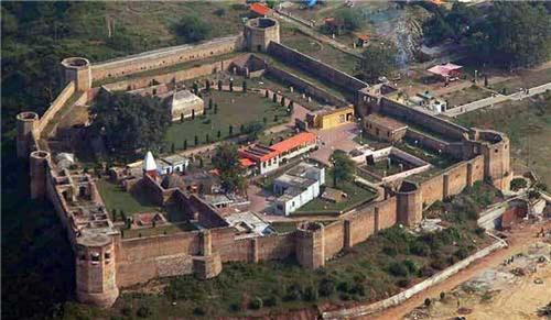 fort-bahu.jpg