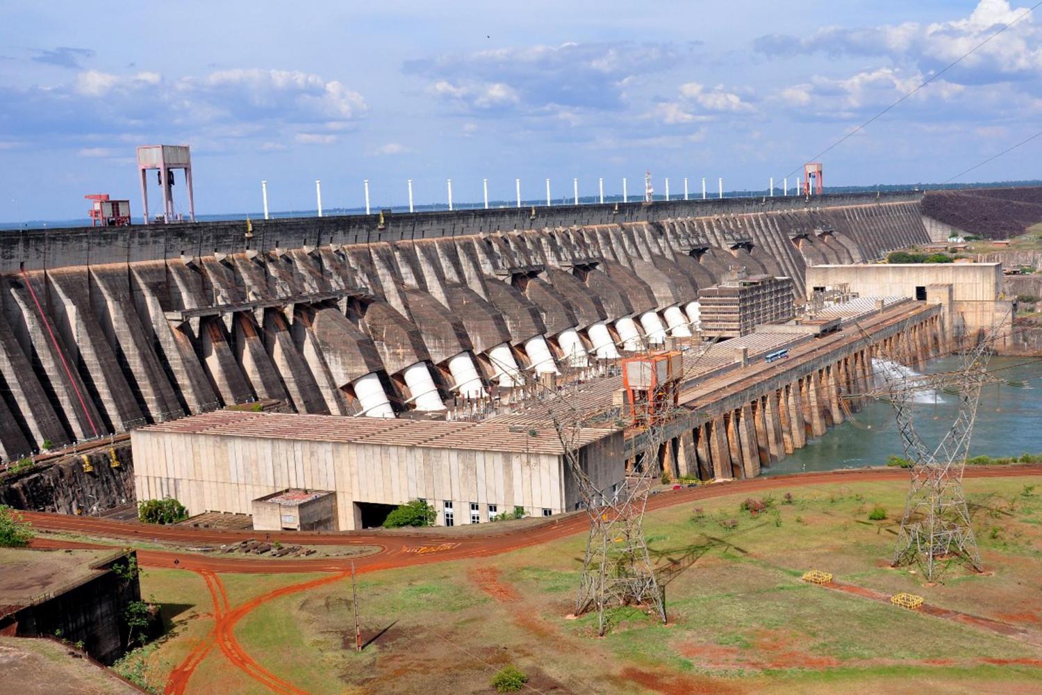 Itaipu Dam Tour.jpg