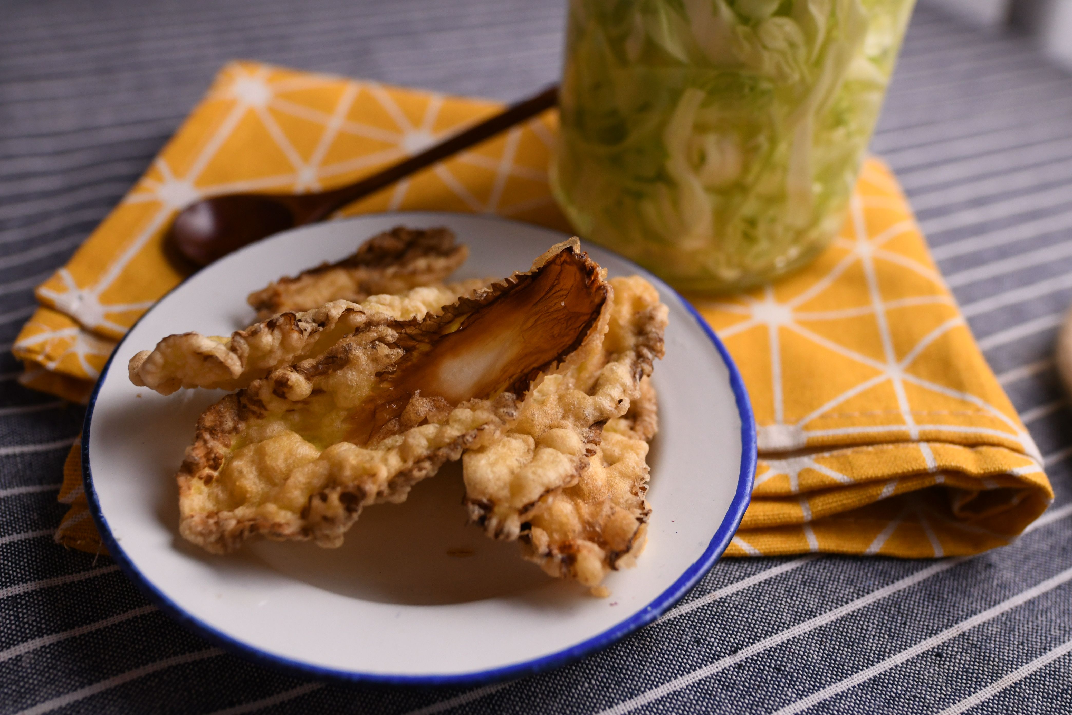 Steemit Iron Chef 2018 act 01 round 02 Gel of pickled cabbage; Chai spiced red cabbage