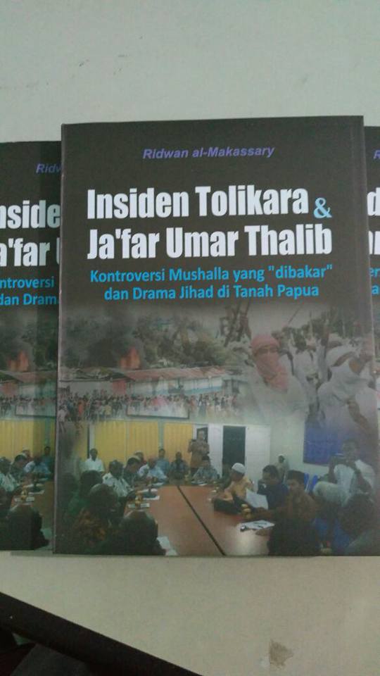 cover buku insiden Tolikara.jpg