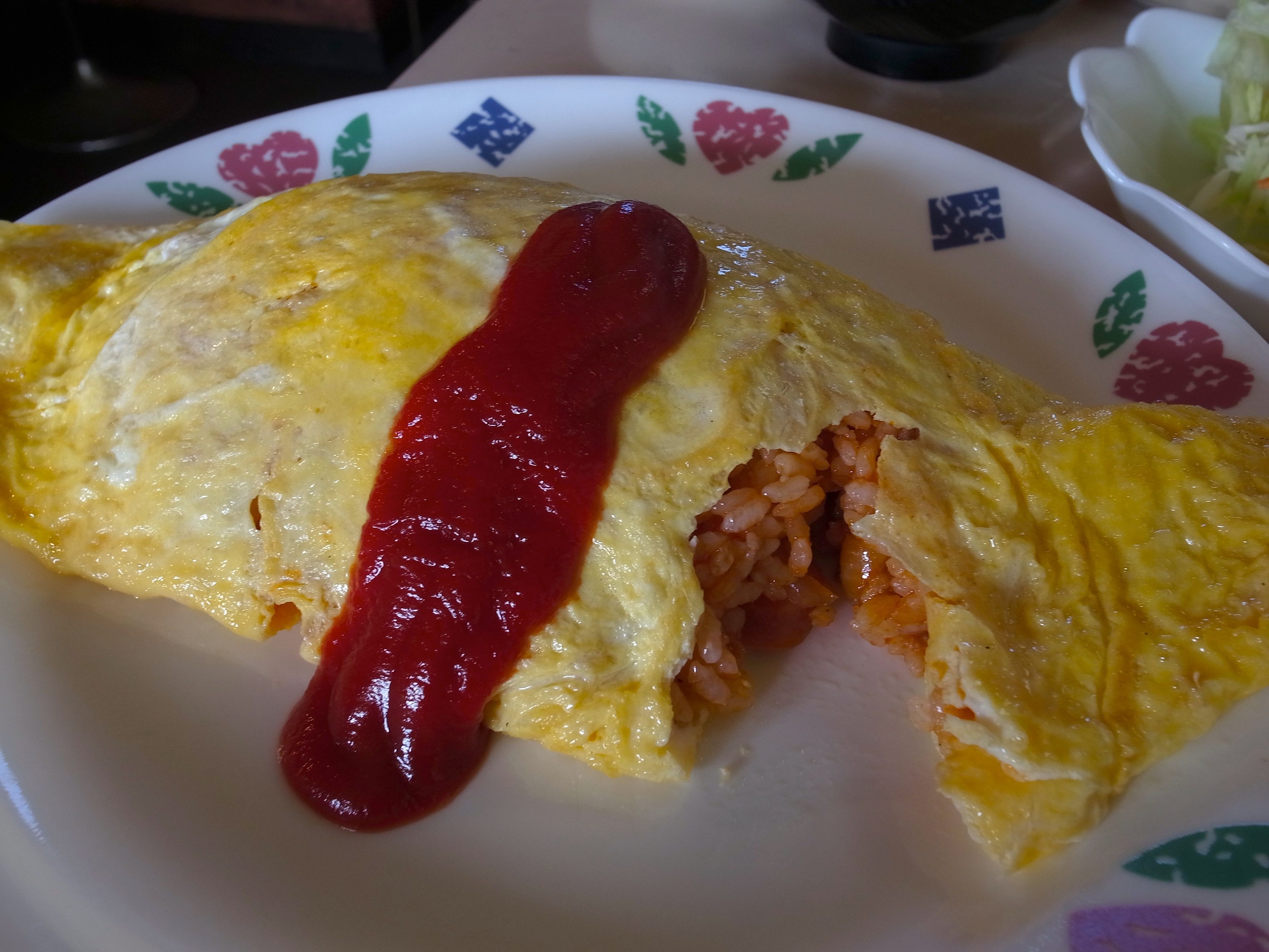 Cutopen-local-shop-omurice-with-ketchup-Japan-nov2014.jpg