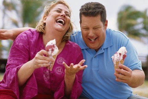 overweightcoupleicecream.jpg