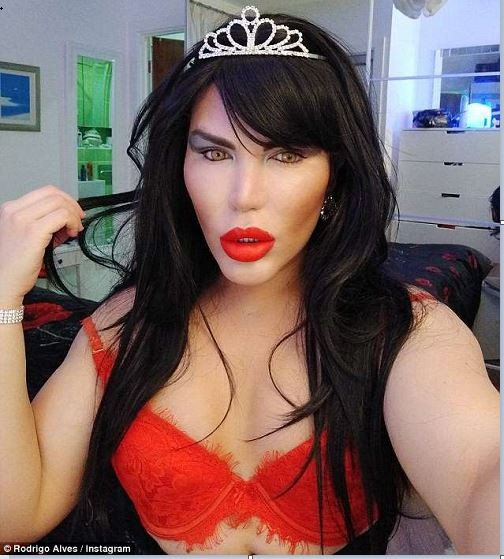 Human Ken Doll Rodrigo Alves Rocks Wig And Bra In New Photos Says He S Now Jessica Alves Steemkr