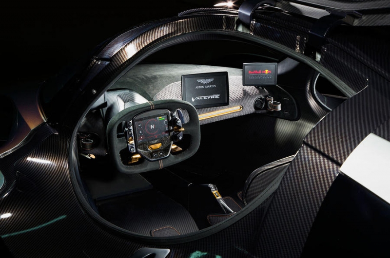 Aston_Martin_Valkyrie_2017_nova_sada_22_800_600.jpg